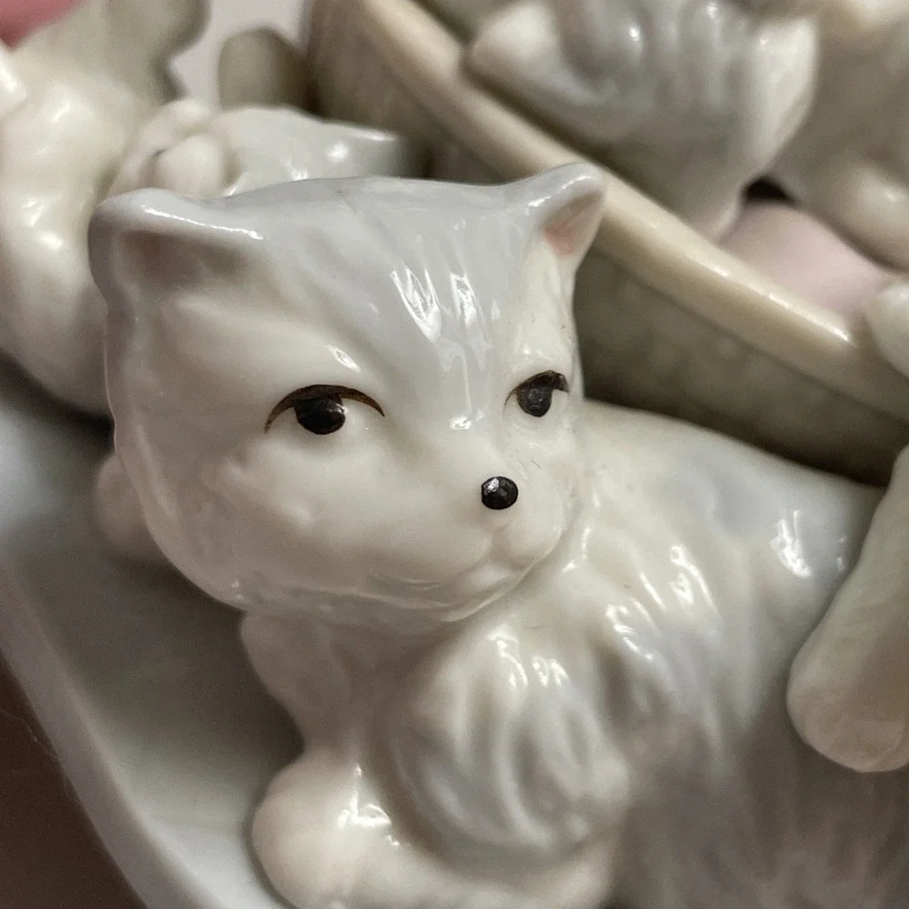 Vintage Cat & Kitten Figurine By Simson Taiwan Porcelain Play Time Grey Kitty